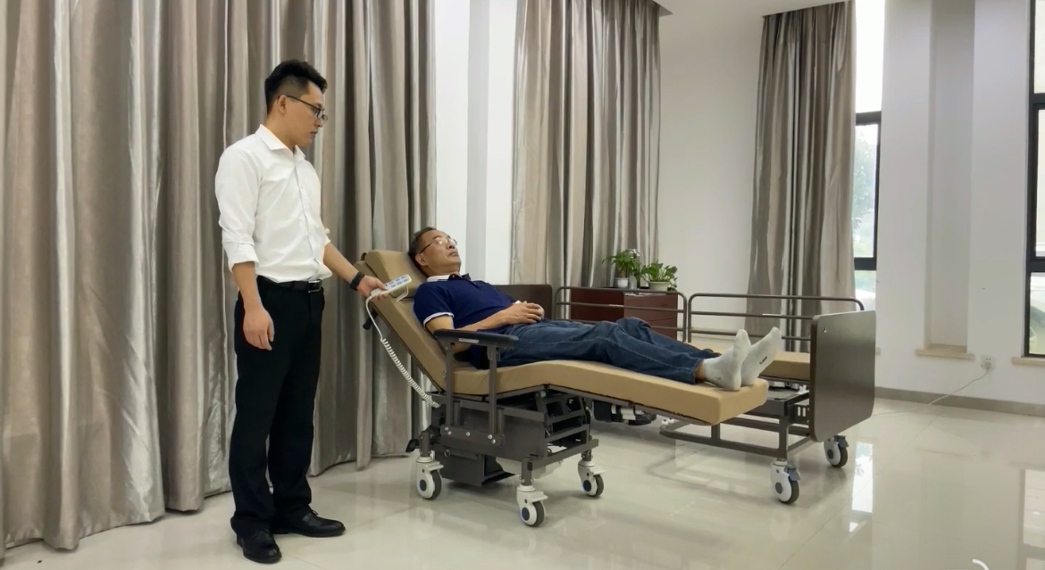 三联机器人护理床