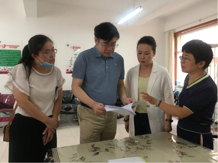 图为走访辅助器具服务机构