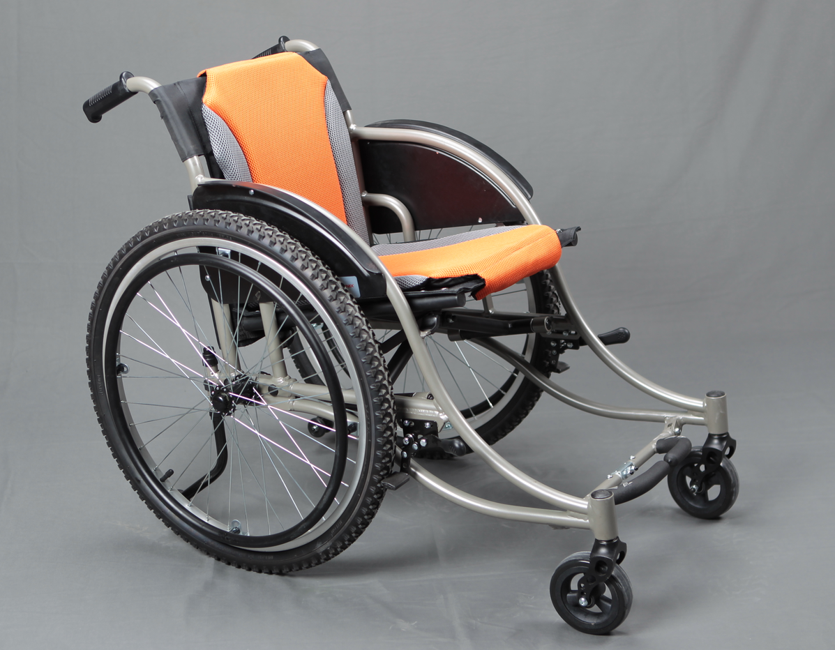 图为全地形轮椅样车