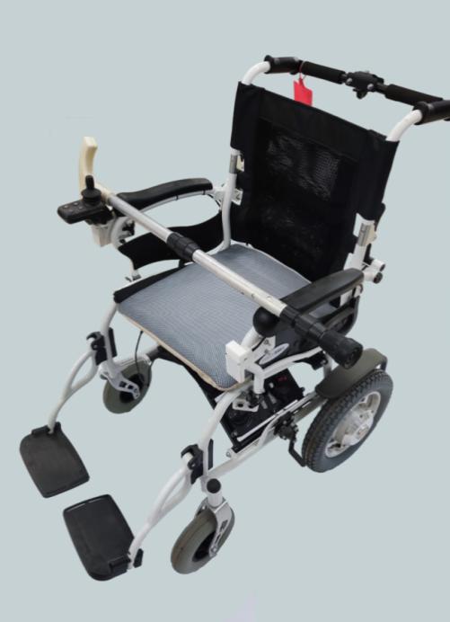 图为智能手杖-轮椅系统样机