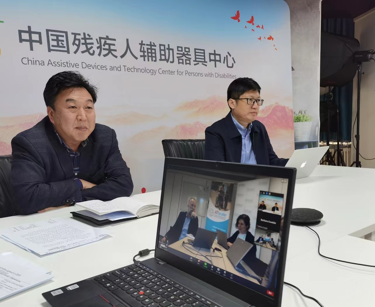 图为交流会现场